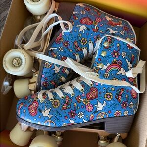 IMPALA Rollerskates HARMONY BLUE QUAD
ROLLER SKATES Sz. 5 70's Pattern